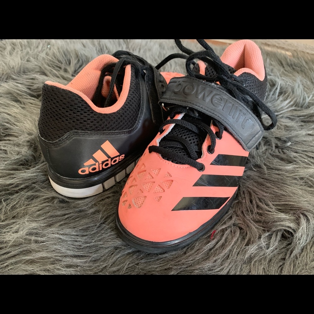 Weightlifting shoes